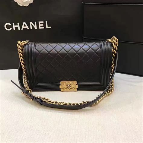 chanel le boy medium